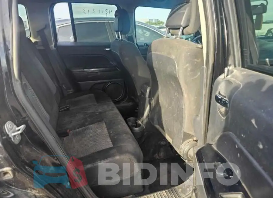1C4NJPBA0GD754018 Photo# 6