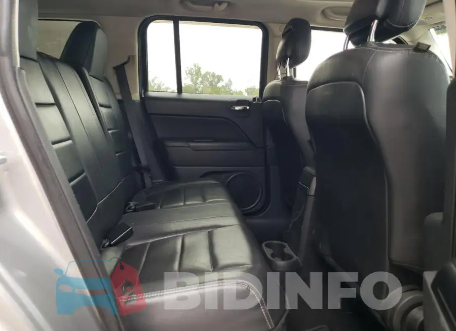 1C4NJRFB0FD168433 Photo# 11