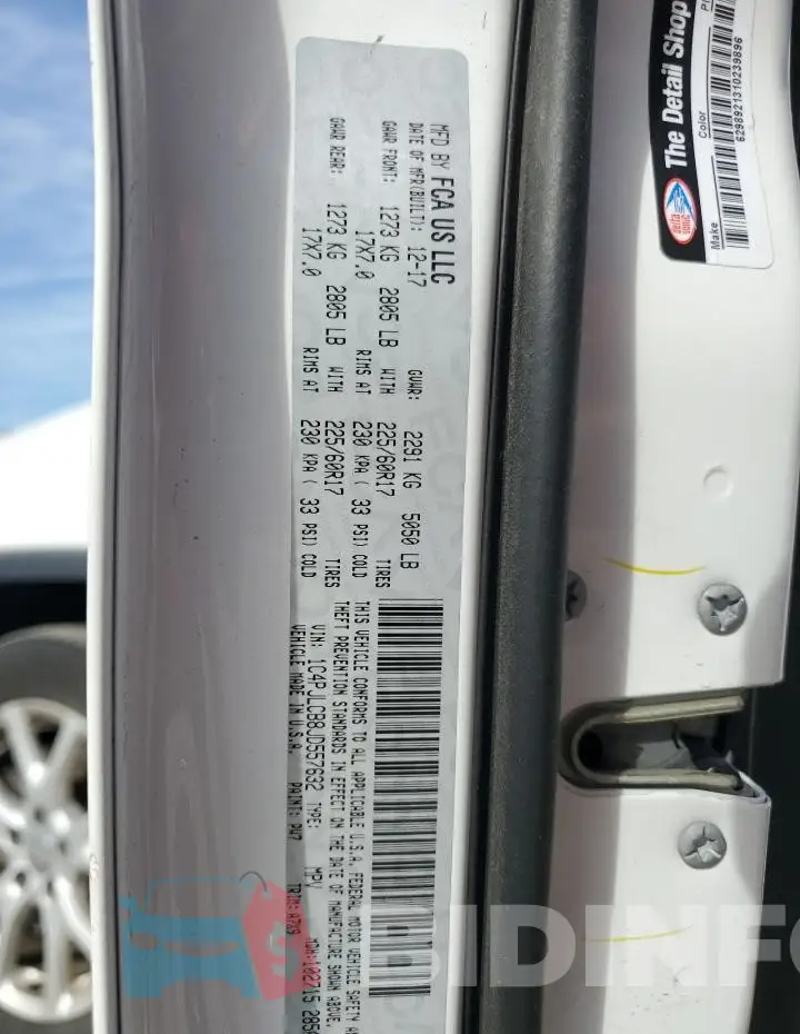 1C4PJLCB8JD557632 Photo# 12