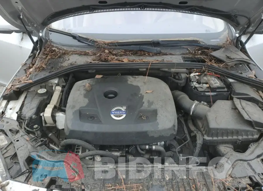 YV140MFC2F1314482 Photo# 11