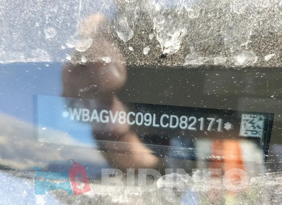 WBAGV8C09LCD82171 Photo# 13