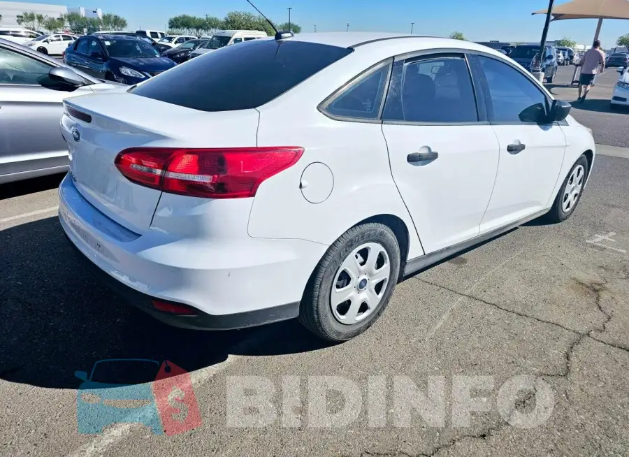 1FADP3E28GL339385 Photo# 4