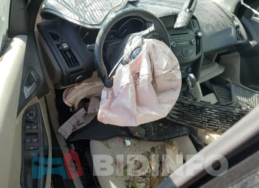 1FADP3F20FL310797 Photo# 8