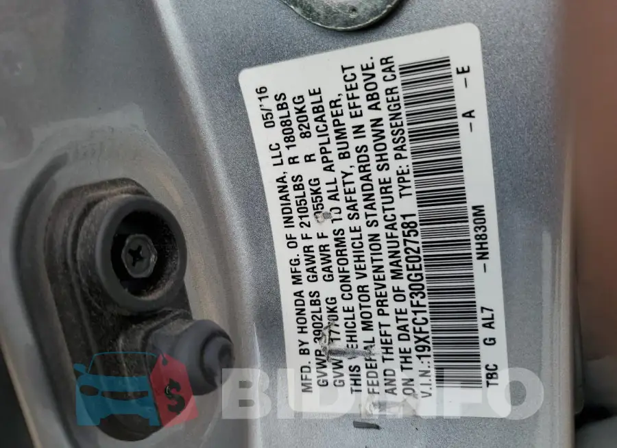 19XFC1F30GE027581 Photo# 12