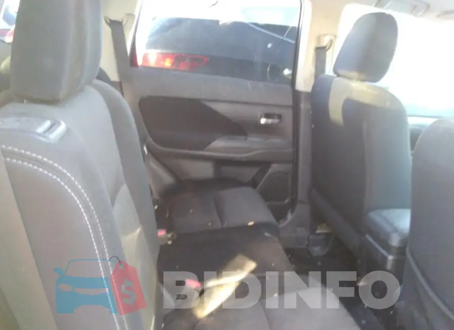 JA4AD2A32JZ052783 Photo# 11