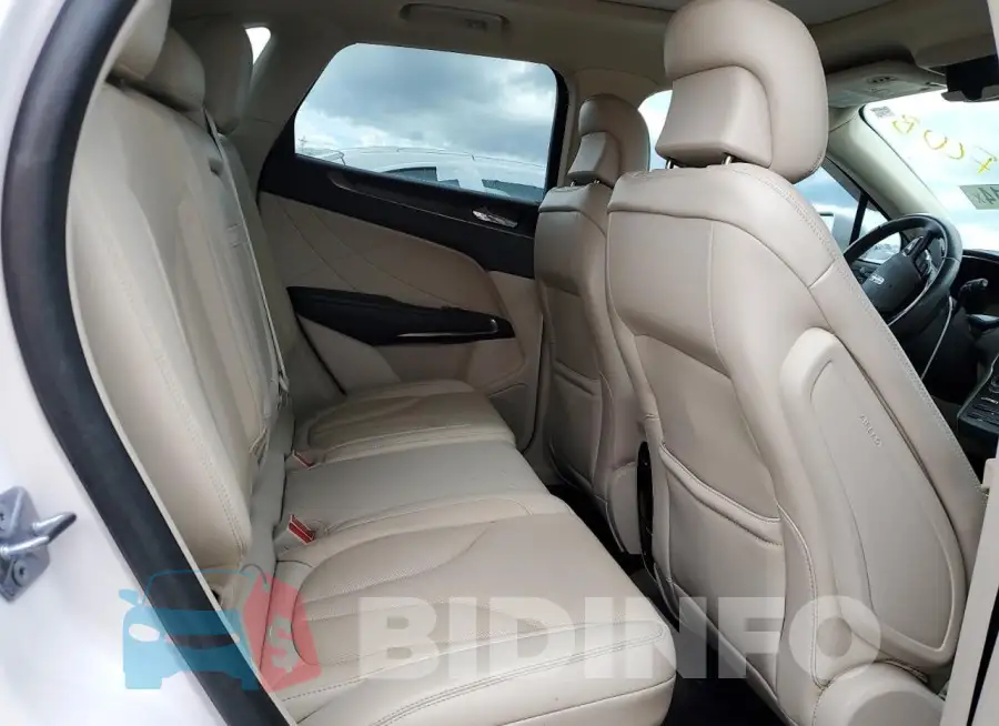 5LMCJ3D93JUL00655 Photo# 11