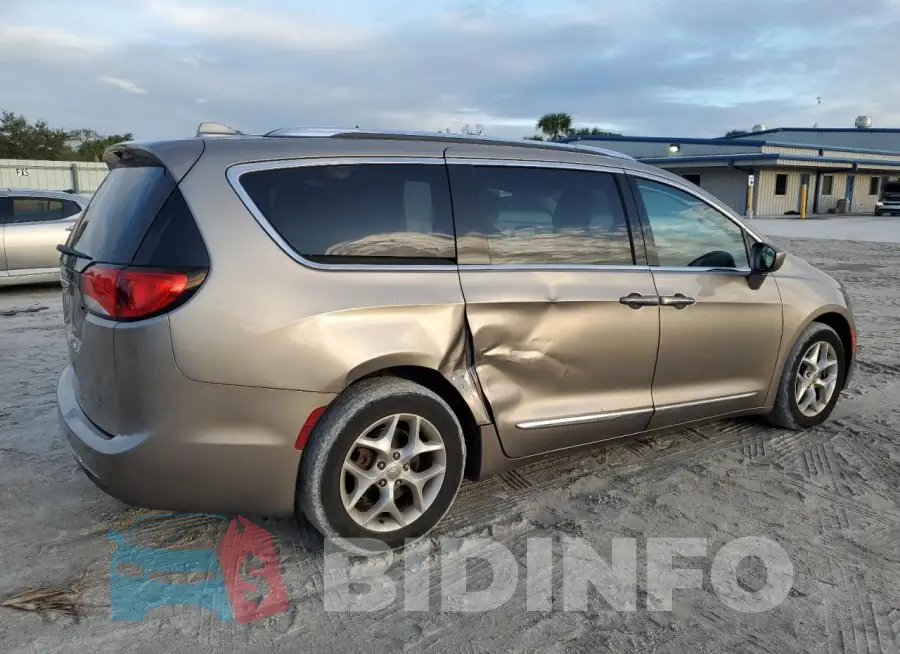 2C4RC1EG2HR643753 Photo# 3