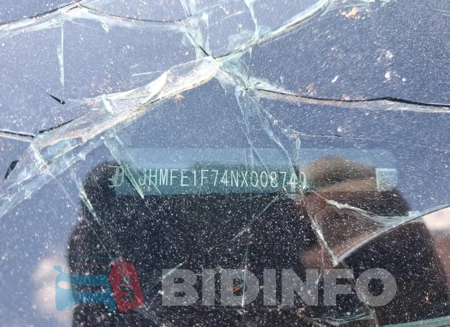 JHMFE1F74NX008749 Photo# 12