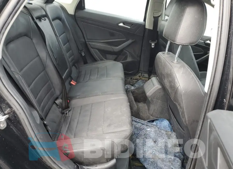 3VW7M7BU3NM010776 Photo# 10