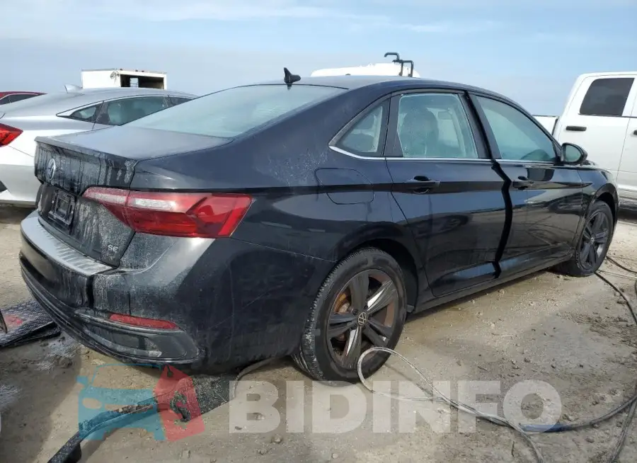 3VW7M7BU3NM010776 Photo# 3
