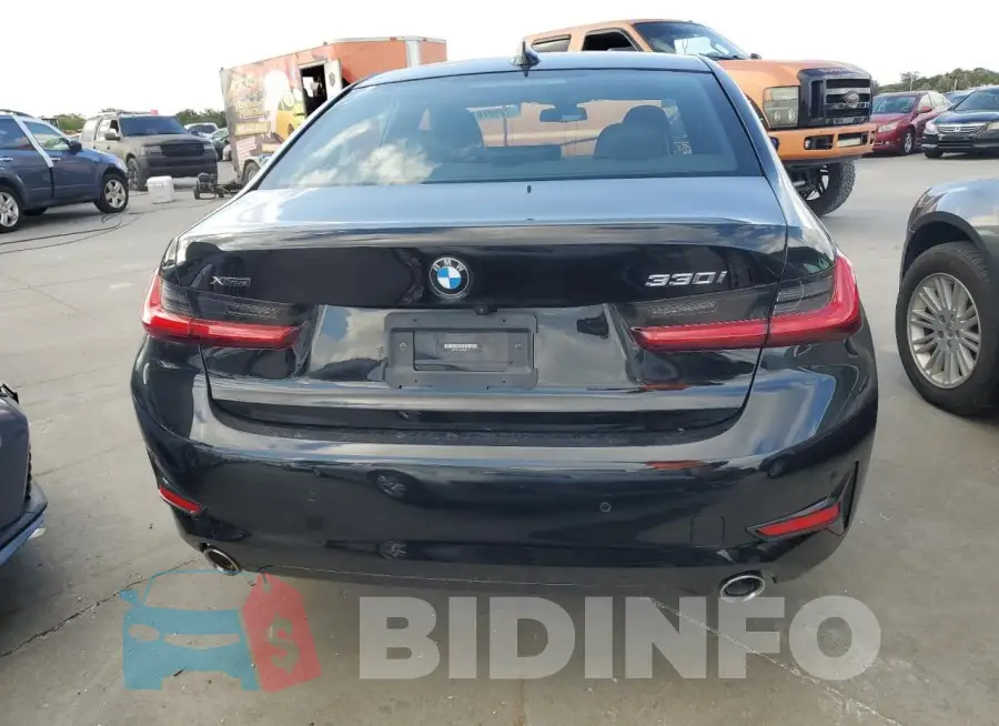3MW5R7J02M8B55113 Photo# 6
