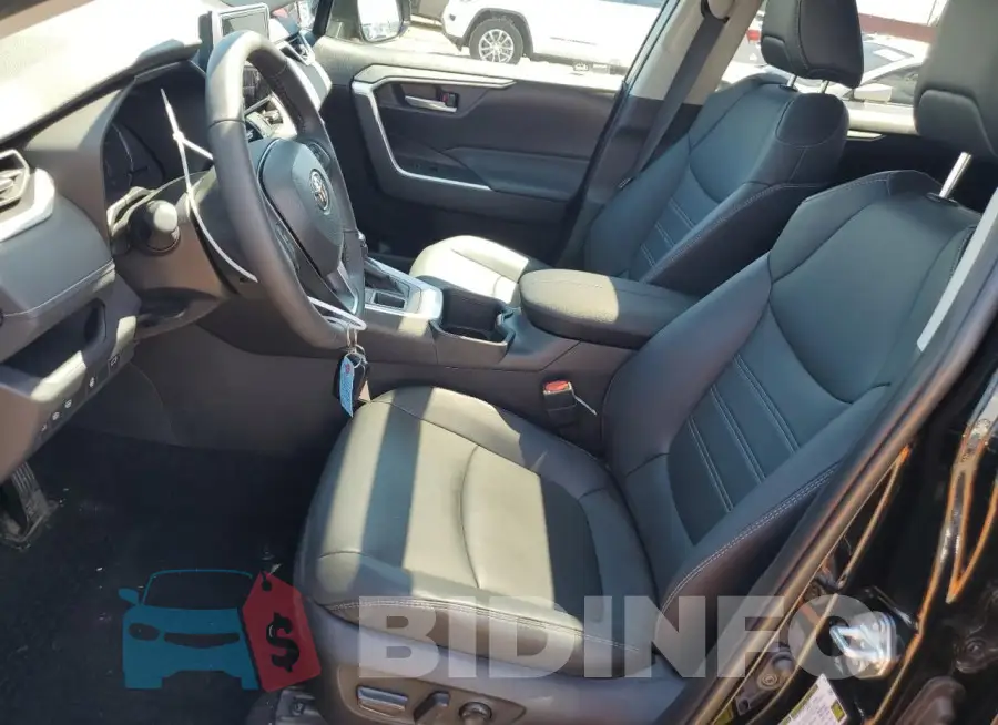 2T3A1RFV2RC413556 Photo# 7