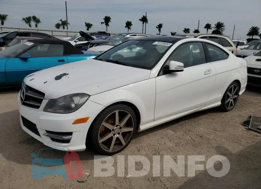 WDDGJ5HB7FG327872 Photo# 1
