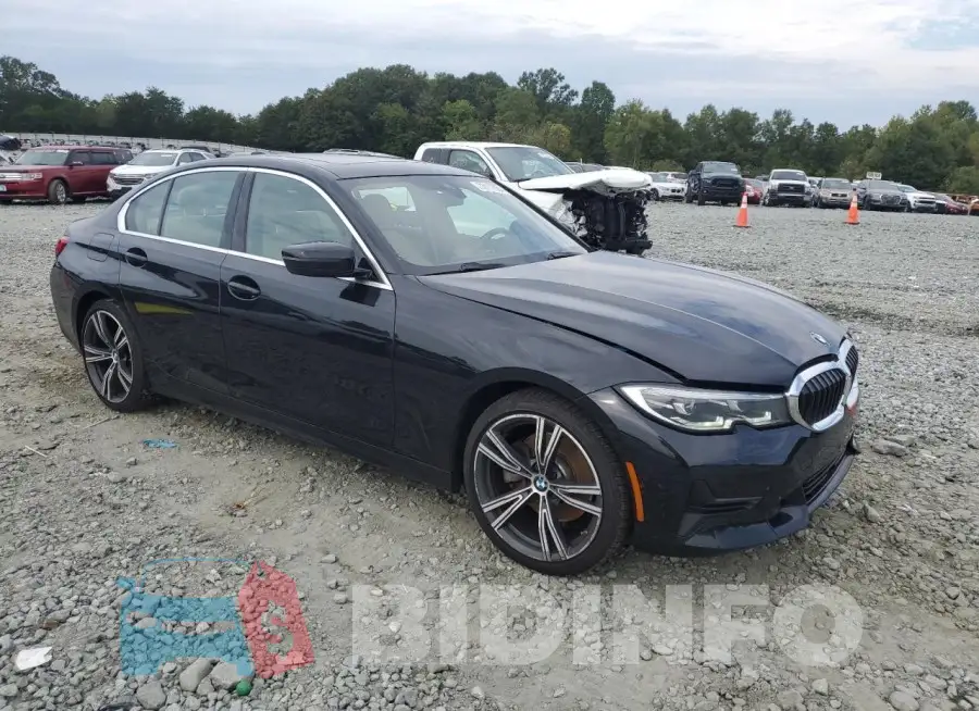 3MW5R7J09M8B78517 Photo# 4