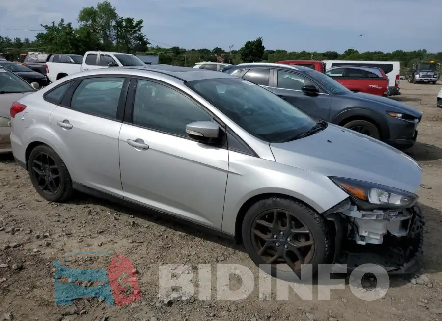 1FADP3F24GL228928 Photo# 4