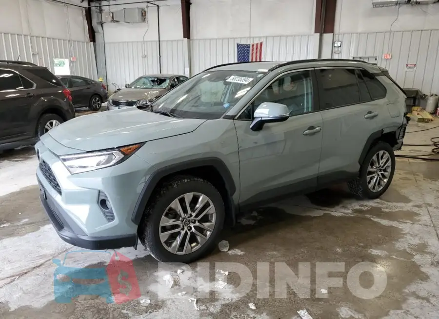 2T3A1RFV3KW062418 Photo# 1