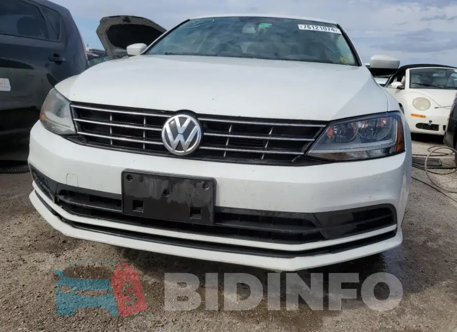 3VW2B7AJ0JM217613 Photo# 5