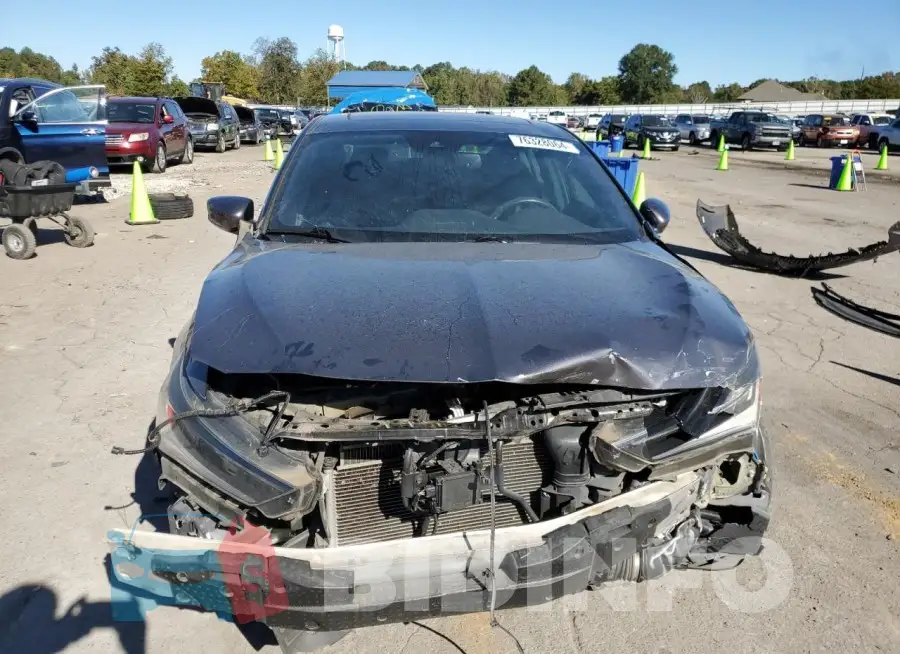 19UDE2F81KA003970 Photo# 5