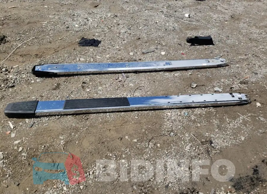 3GTUUDED3RG455619 Photo# 12