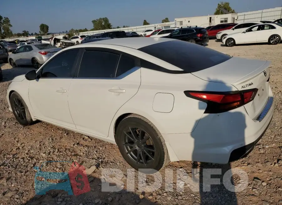 1N4BL4CV5LN303013 Photo# 2