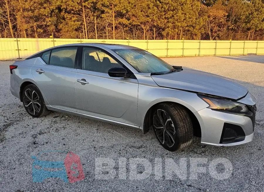 1N4BL4CV6PN313281 Photo# 4