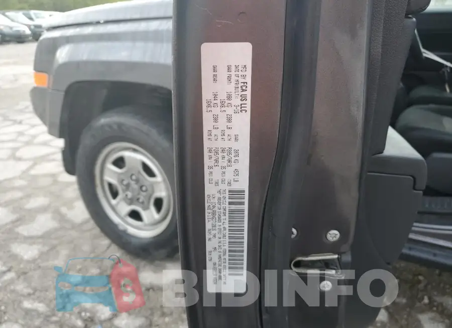 1C4NJRBBXGD712816 Photo# 13