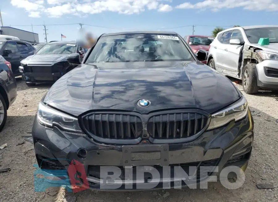 3MW5R7J05M8B92978 Photo# 5