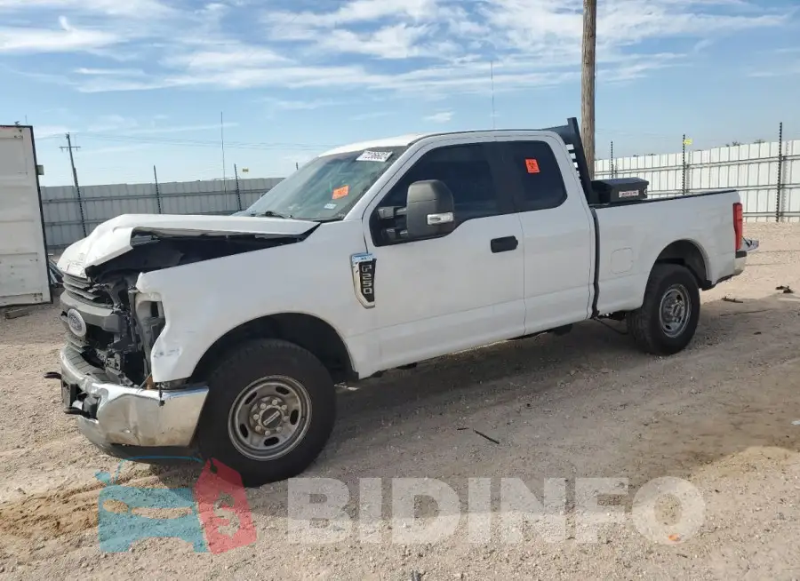 1FT7X2A62KEC35577 Photo# 1