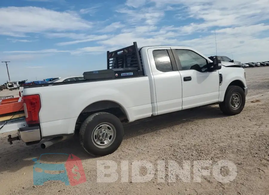 1FT7X2A62KEC35577 Photo# 3