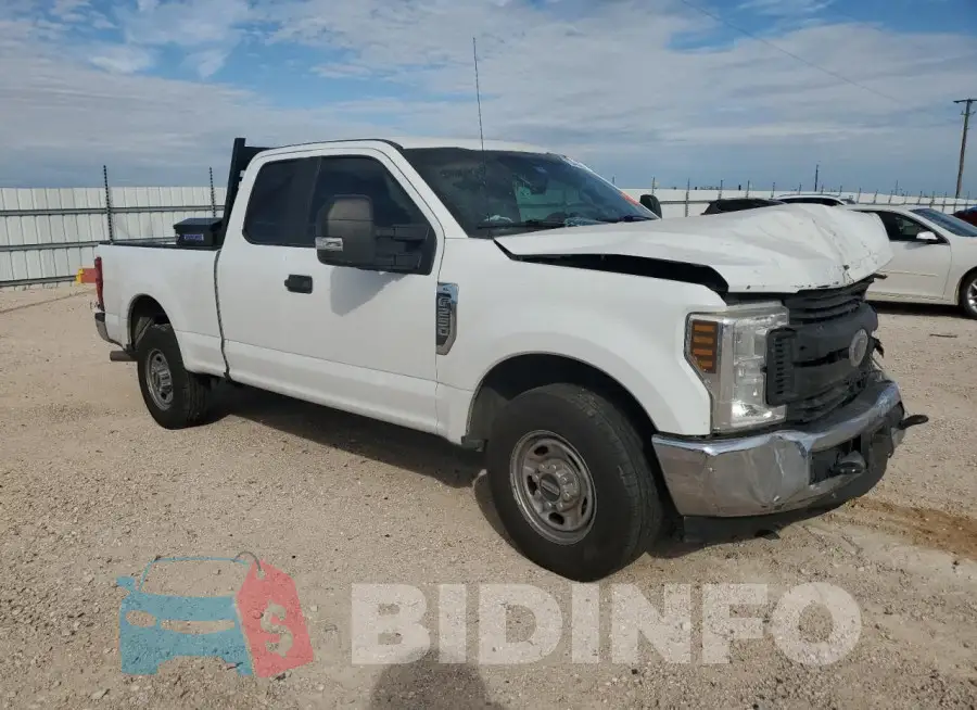 1FT7X2A62KEC35577 Photo# 4