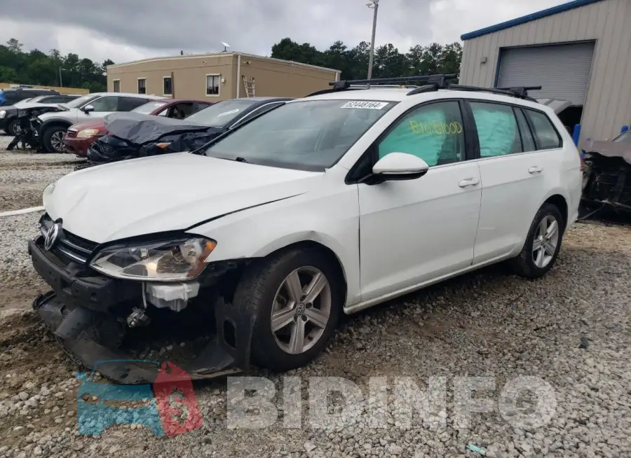 3VWCA7AUXFM503977 Photo# 1
