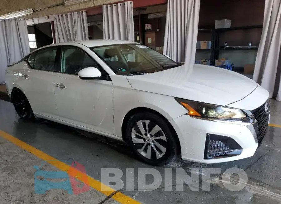 1N4BL4BV2PN325770 Photo# 4