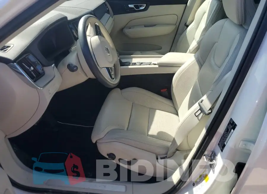 YV4102DL8M1861671 Photo# 7