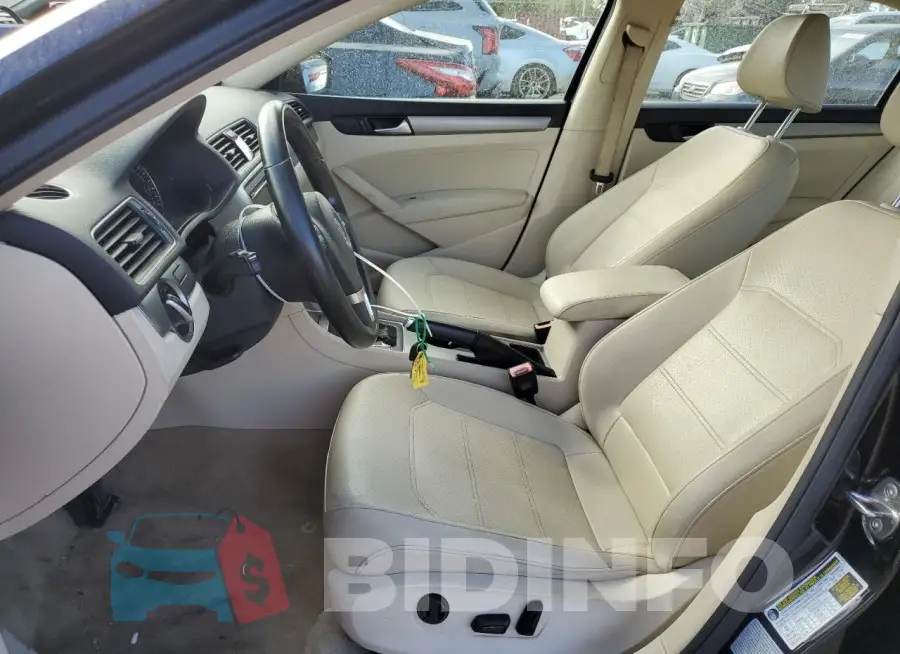 1VWBS7A36FC066223 Photo# 7