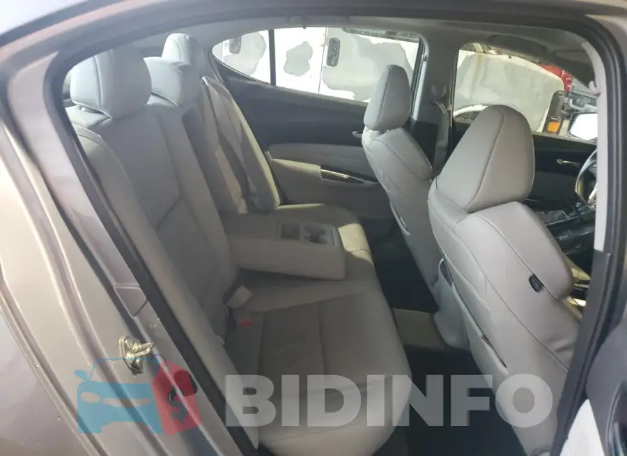 19UUB2F50FA017816 Photo# 10