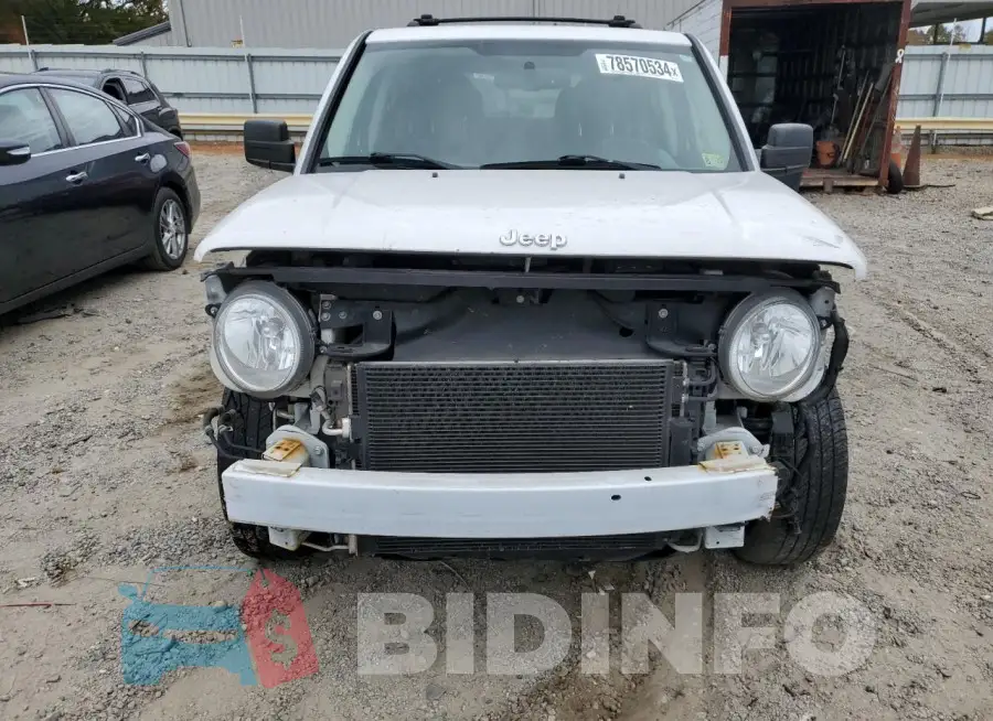 1C4NJRFBXFD215757 Photo# 5