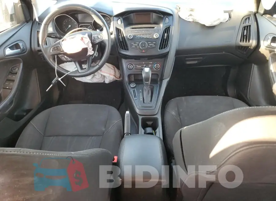 1FADP3F21GL310194 Photo# 8