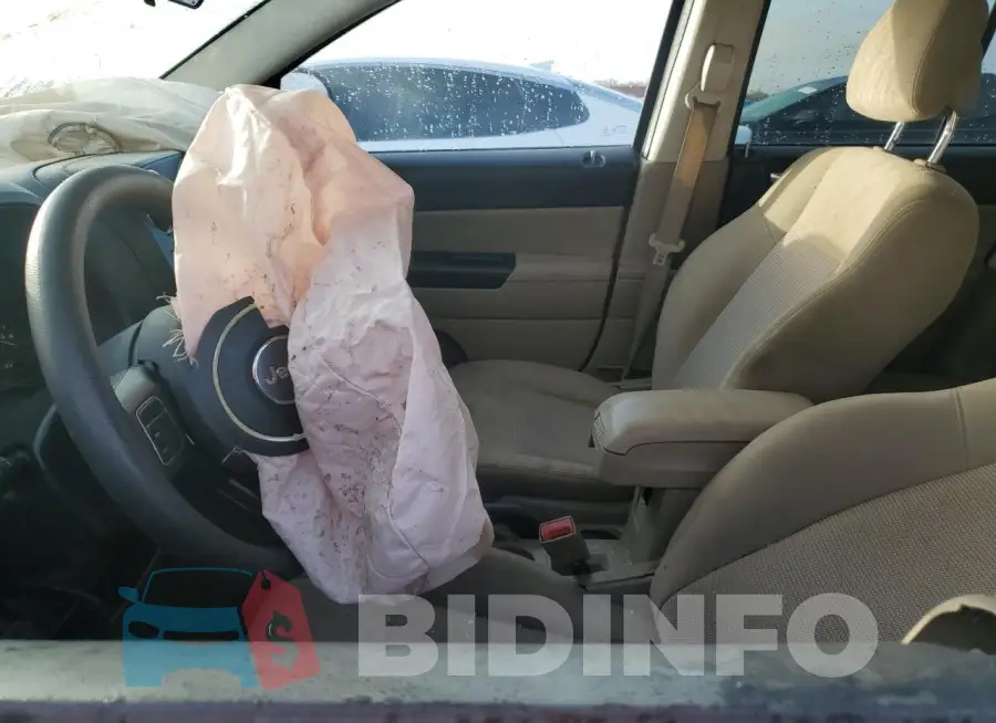 1C4NJCBA7FD209134 Photo# 7