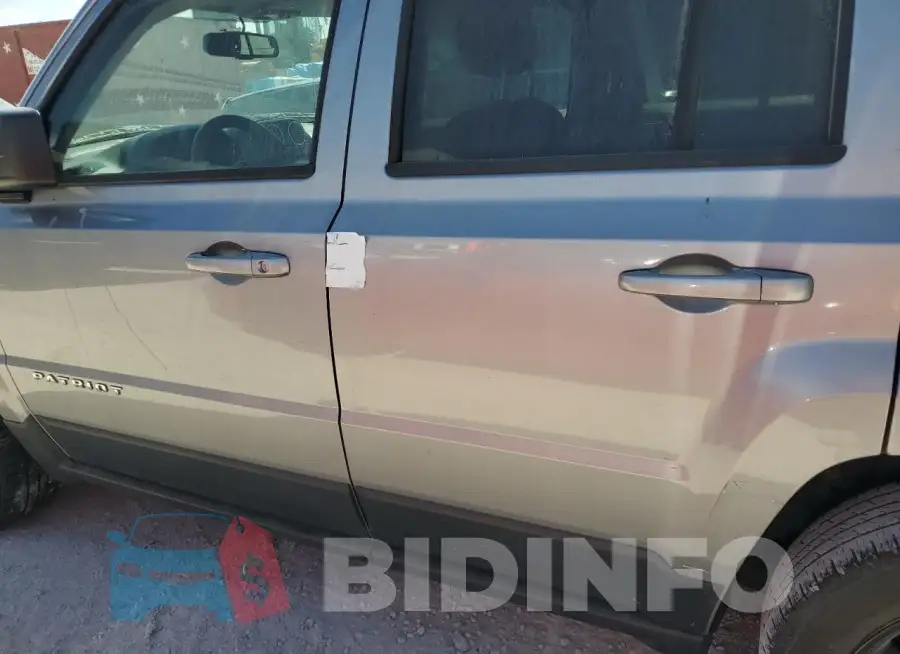 1C4NJRFB4HD158913 Photo# 13