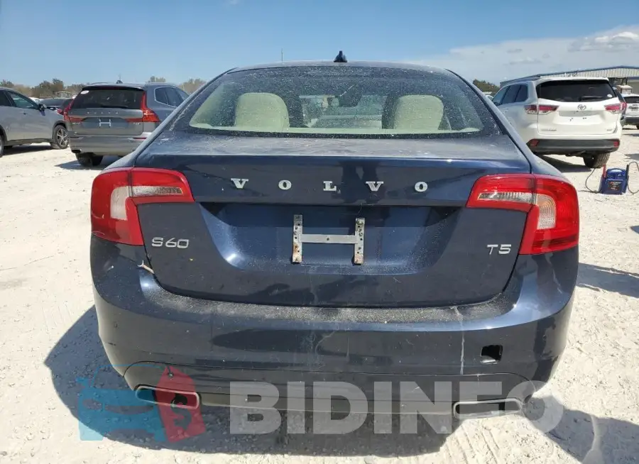 YV126MFK7F1353713 Photo# 6