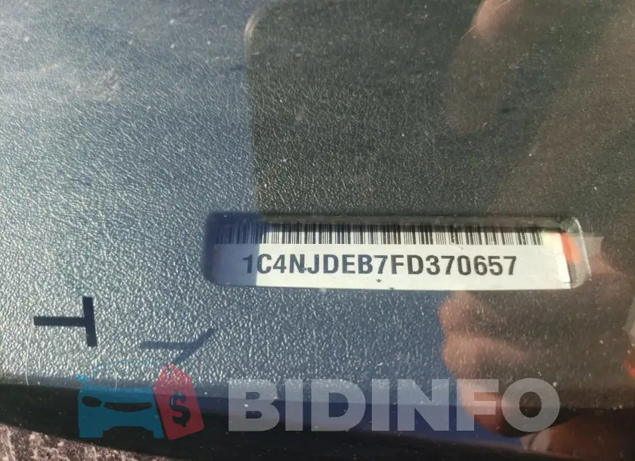 1C4NJDEB7FD370657 Photo# 14