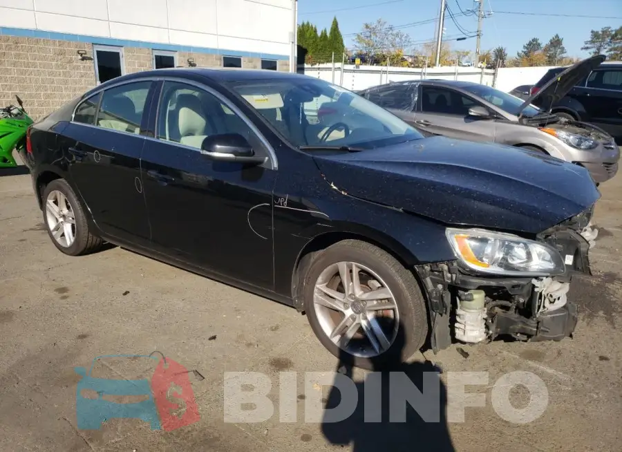 YV1612TB4F1308964 Photo# 4