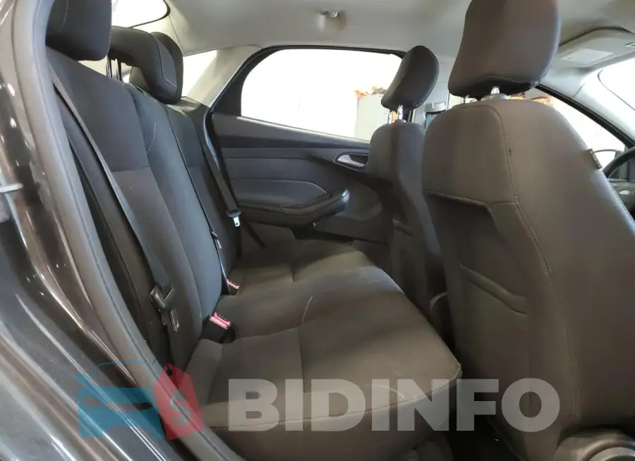 1FADP3F22FL205887 Photo# 10