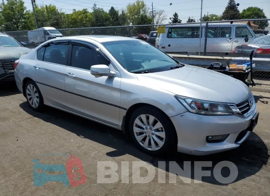 1HGCR2F80FA145880 Photo# 4