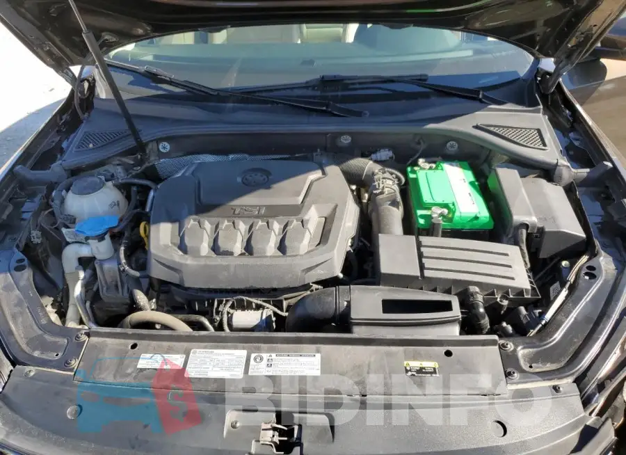 1VWLA7A33KC002917 Photo# 11
