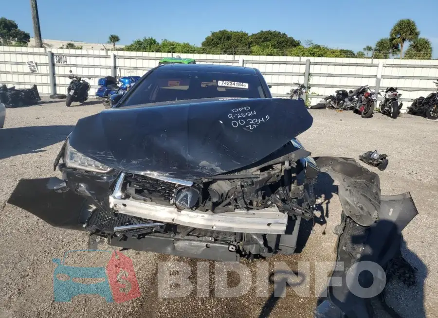 19UUB1F57JA002345 Photo# 5
