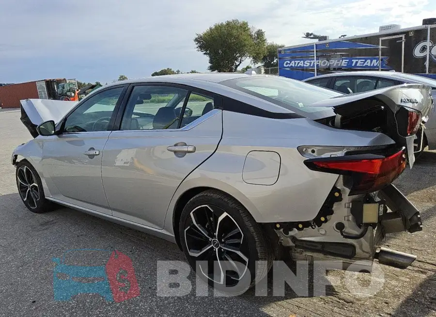 1N4BL4CV3PN323234 Photo# 2