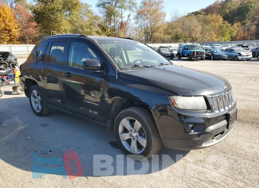 1C4NJDEB4GD718383 Photo# 4