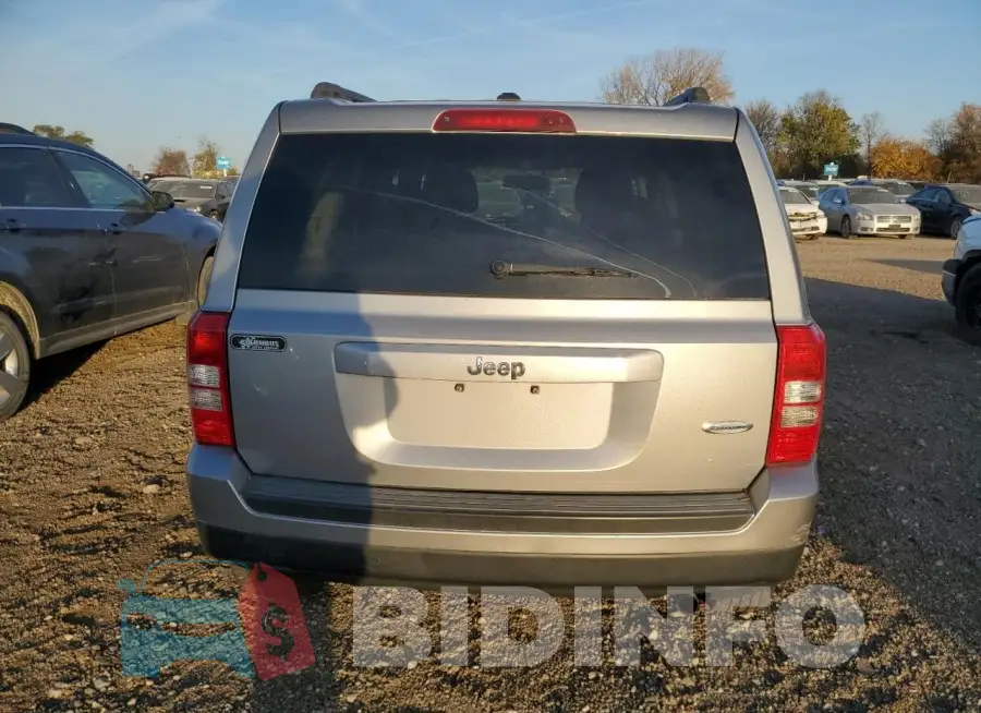 1C4NJPFBXHD182931 Photo# 6