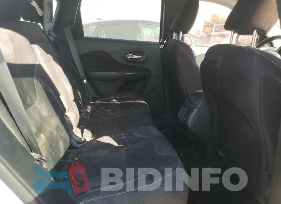 1C4PJLCB3FW655754 Photo# 11